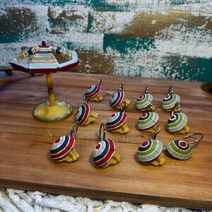 Vintage Croscill Shower Curtain Hooks 12 beach umbrellas and toothbrushes holder